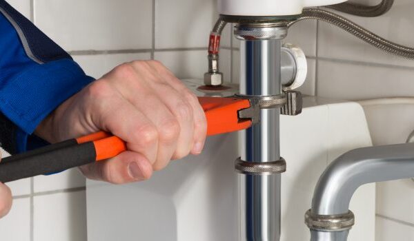 11-1-σημάδια-ότι-το-σπίτι-σας-χρειάζεται-υδραυλικό