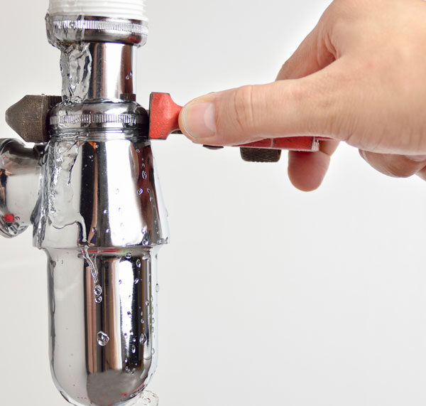 9-1-προβλήματα-στους-σωλήνες-που-προκαλούν-διαρροή-νερού